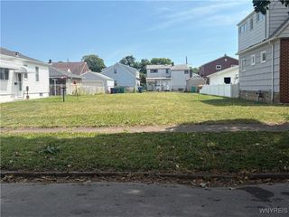 2479 Woodlawn Avenue, Niagara Falls, NY 14301
