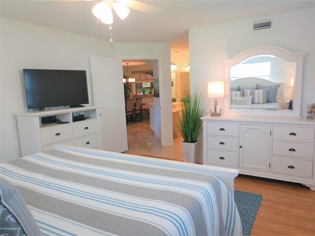 307 PINE HOLLOW CIRCLE 307, Englewood, FL 34223