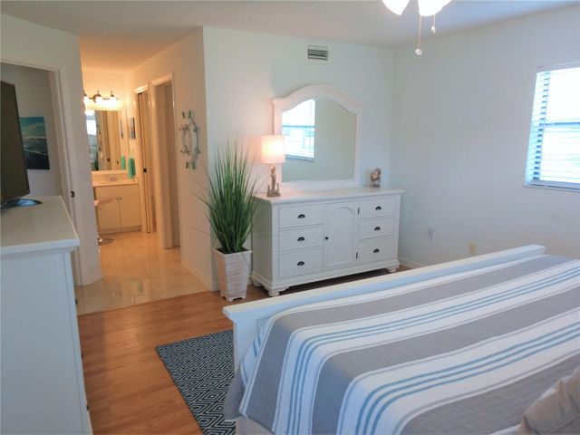307 PINE HOLLOW CIRCLE 307, Englewood, FL 34223