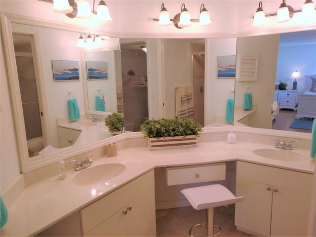 307 PINE HOLLOW CIRCLE 307, Englewood, FL 34223