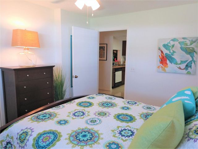307 PINE HOLLOW CIRCLE 307, Englewood, FL 34223