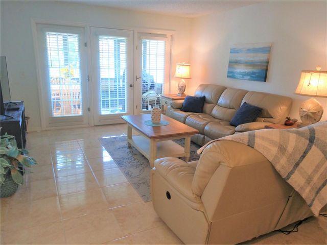 307 PINE HOLLOW CIRCLE 307, Englewood, FL 34223