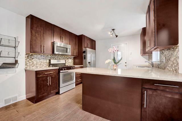 4433 N Narragansett Avenue, Chicago, IL 60630