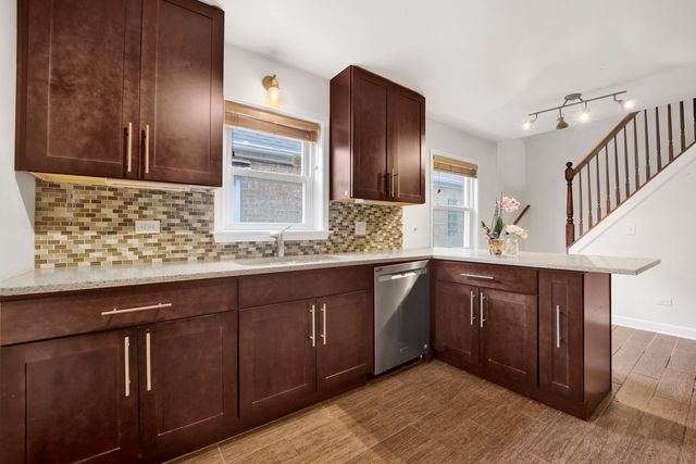 4433 N Narragansett Avenue, Chicago, IL 60630
