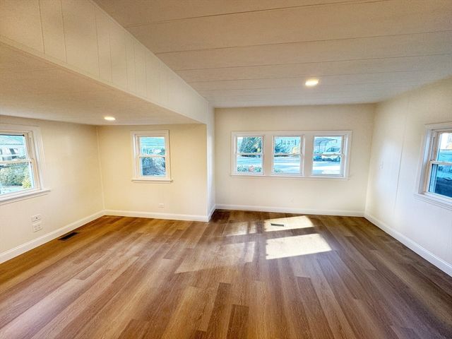 5 Rosewood, Halifax, MA 02338