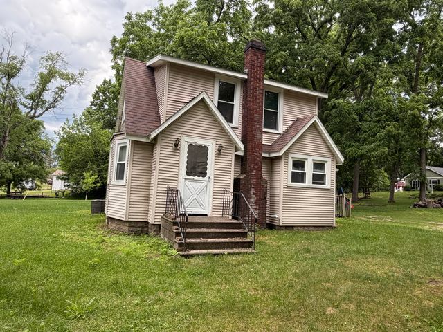 1615 Gilletts Lake Road, Jackson, MI 49201