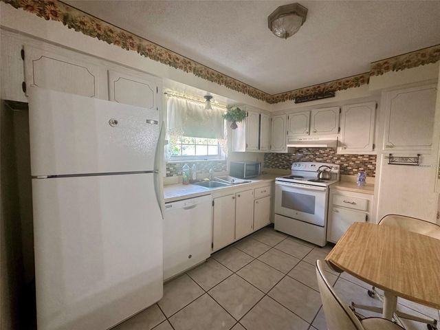 4115 34TH WAY S 194, St Petersburg, FL 33711