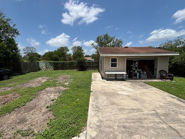 7531 ALPINE VALLEY DR, San Antonio, TX 78242