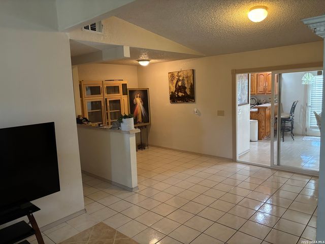 7531 ALPINE VALLEY DR, San Antonio, TX 78242