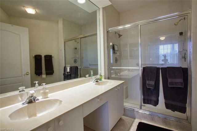 8365 Excalibur CIR K6, Naples, FL 34108