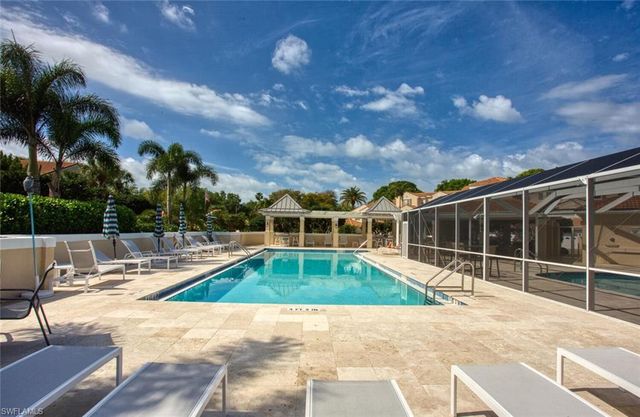 8365 Excalibur CIR K6, Naples, FL 34108