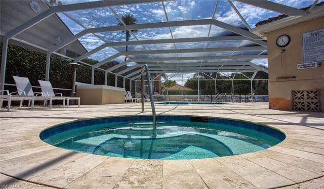 8365 Excalibur CIR K6, Naples, FL 34108
