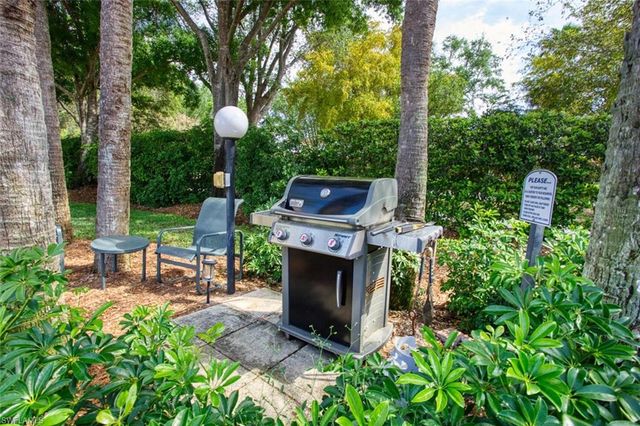 8365 Excalibur CIR K6, Naples, FL 34108