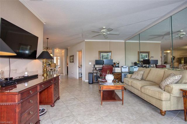 8365 Excalibur CIR K6, Naples, FL 34108
