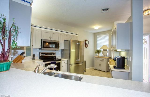 8365 Excalibur CIR K6, Naples, FL 34108
