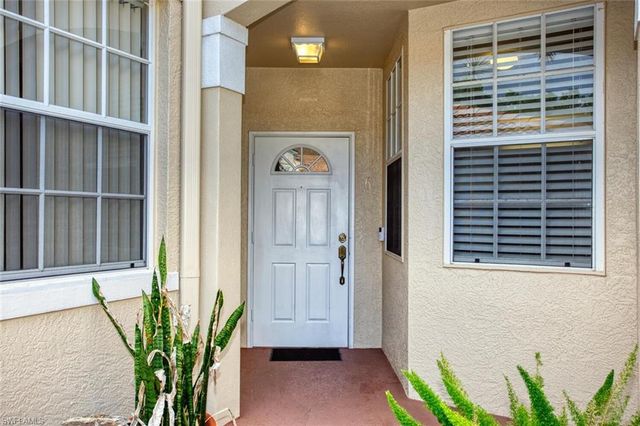 8365 Excalibur CIR K6, Naples, FL 34108