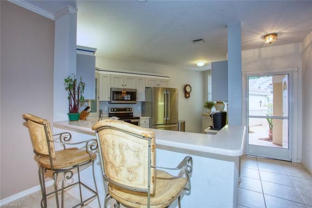 8365 Excalibur CIR K6, Naples, FL 34108