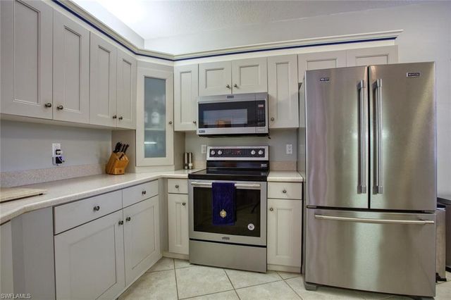 8365 Excalibur CIR K6, Naples, FL 34108