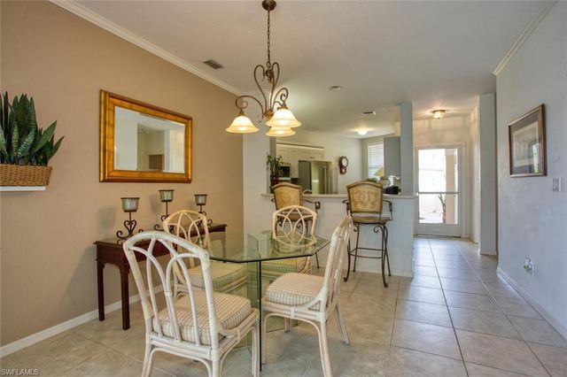 8365 Excalibur CIR K6, Naples, FL 34108