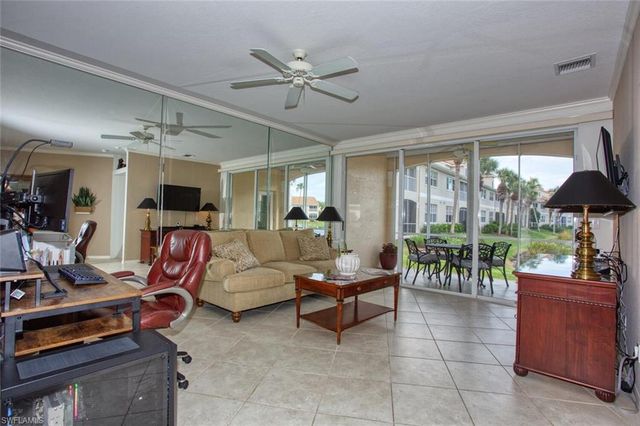 8365 Excalibur CIR K6, Naples, FL 34108