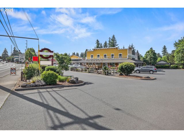 38565 PLEASANT St, Sandy, OR 97055