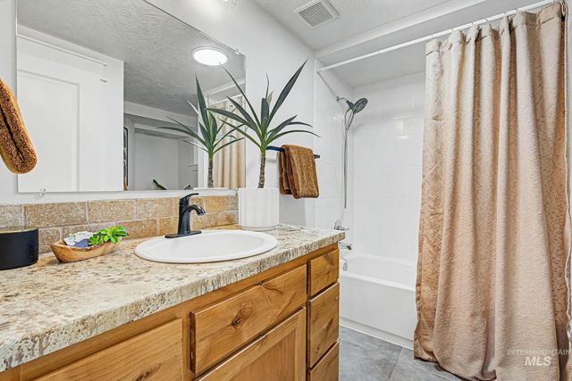 5920 W Cruzen St., Boise, ID 83704