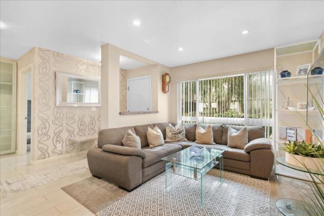 13754 Mango Drive 123, Del Mar, CA 92014