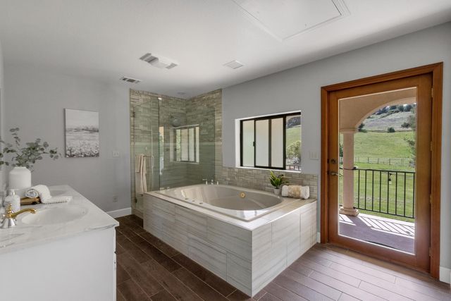 3350 Rattlesnake Rd, Newcastle, CA 95658