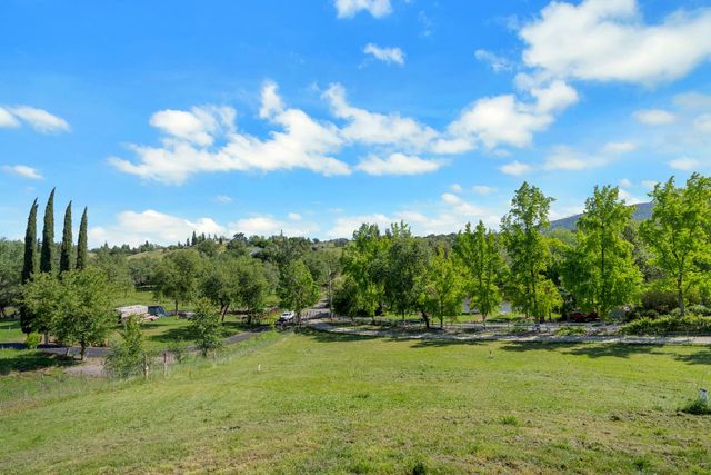 3350 Rattlesnake Rd, Newcastle, CA 95658