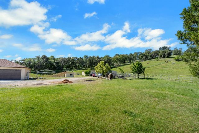 3350 Rattlesnake Rd, Newcastle, CA 95658