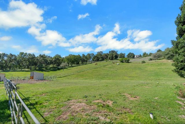 3350 Rattlesnake Rd, Newcastle, CA 95658
