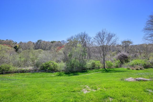181 Elliott Rd, Barnstable, MA 02632