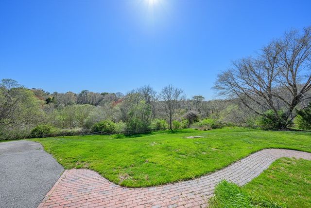 181 Elliott Rd, Barnstable, MA 02632