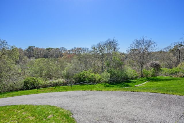 181 Elliott Rd, Barnstable, MA 02632