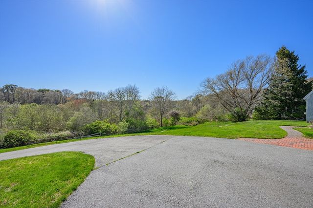 181 Elliott Rd, Barnstable, MA 02632