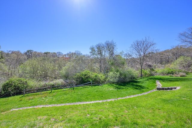 181 Elliott Rd, Barnstable, MA 02632