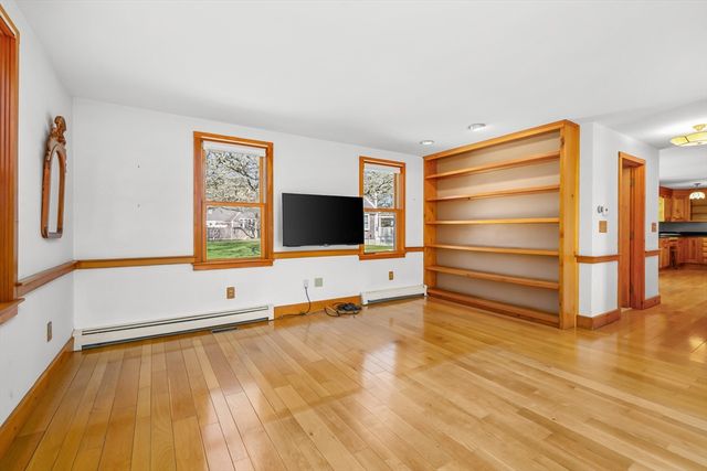 181 Elliott Rd, Barnstable, MA 02632