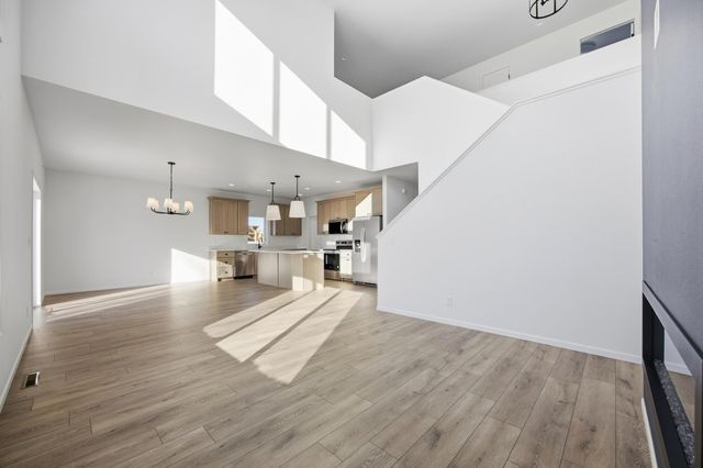 1039 61st Avenue W, West Fargo, ND 58078