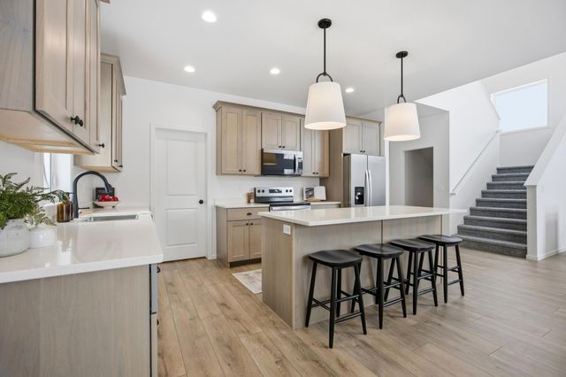 1039 61st Avenue W, West Fargo, ND 58078