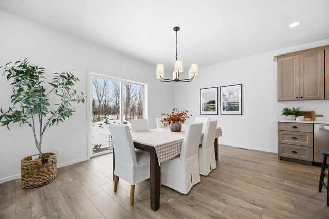 1039 61st Avenue W, West Fargo, ND 58078