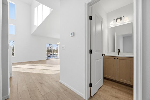 1039 61st Avenue W, West Fargo, ND 58078