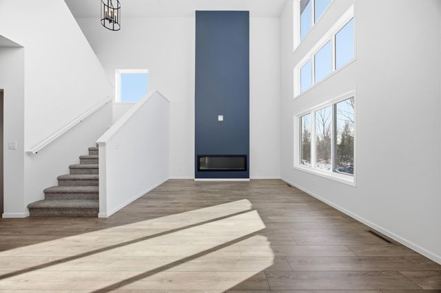 1039 61st Avenue W, West Fargo, ND 58078