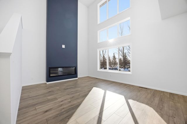 1039 61st Avenue W, West Fargo, ND 58078