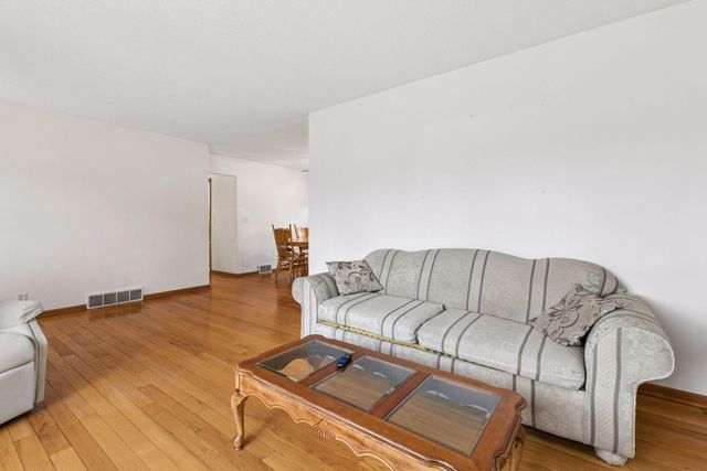 10025 Wentworth Avenue S, Bloomington, MN 55420