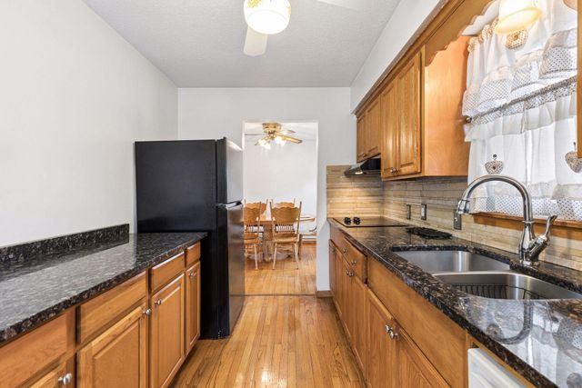 10025 Wentworth Avenue S, Bloomington, MN 55420