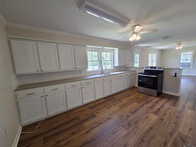 41346 Church Point Rd, Gonzales, LA 70737