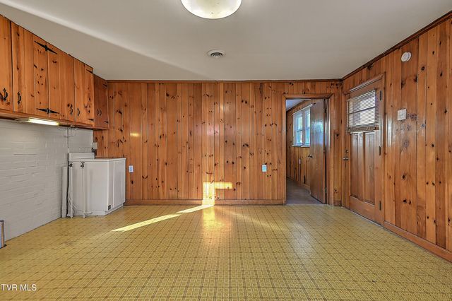 1405 Newton Street, Bristol, VA 24201