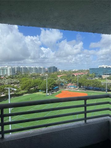 3300 NE 191st St 1001, Aventura, FL 33180