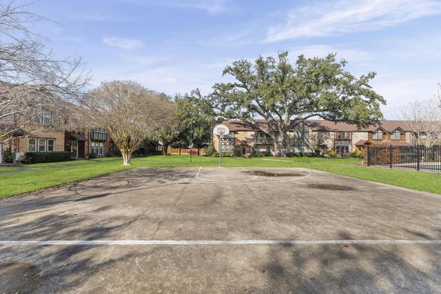 10556 Hammerly Boulevard 328, Houston, TX 77043