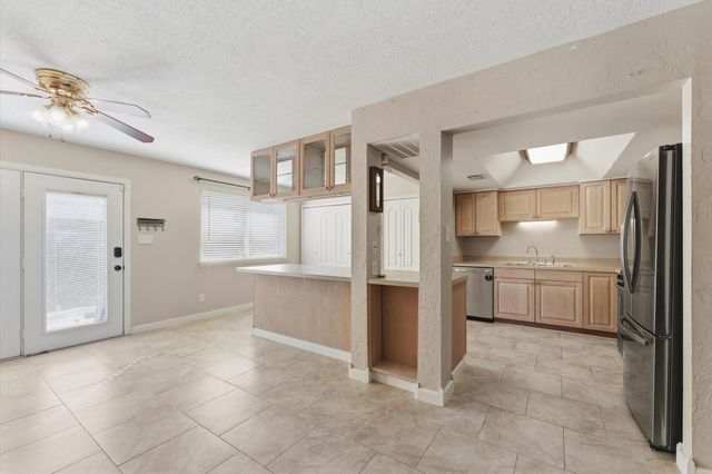 10556 Hammerly Boulevard 328, Houston, TX 77043